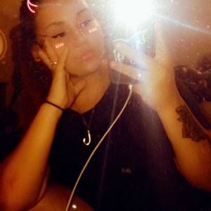 Meet your Posher, Connie